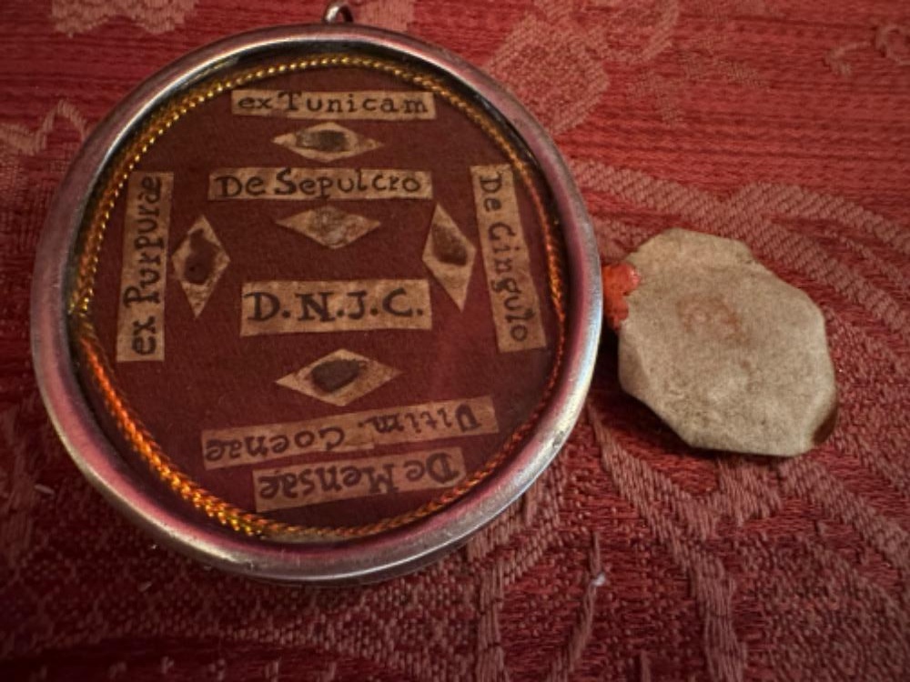 1  Double - Sided Multi Reliquary