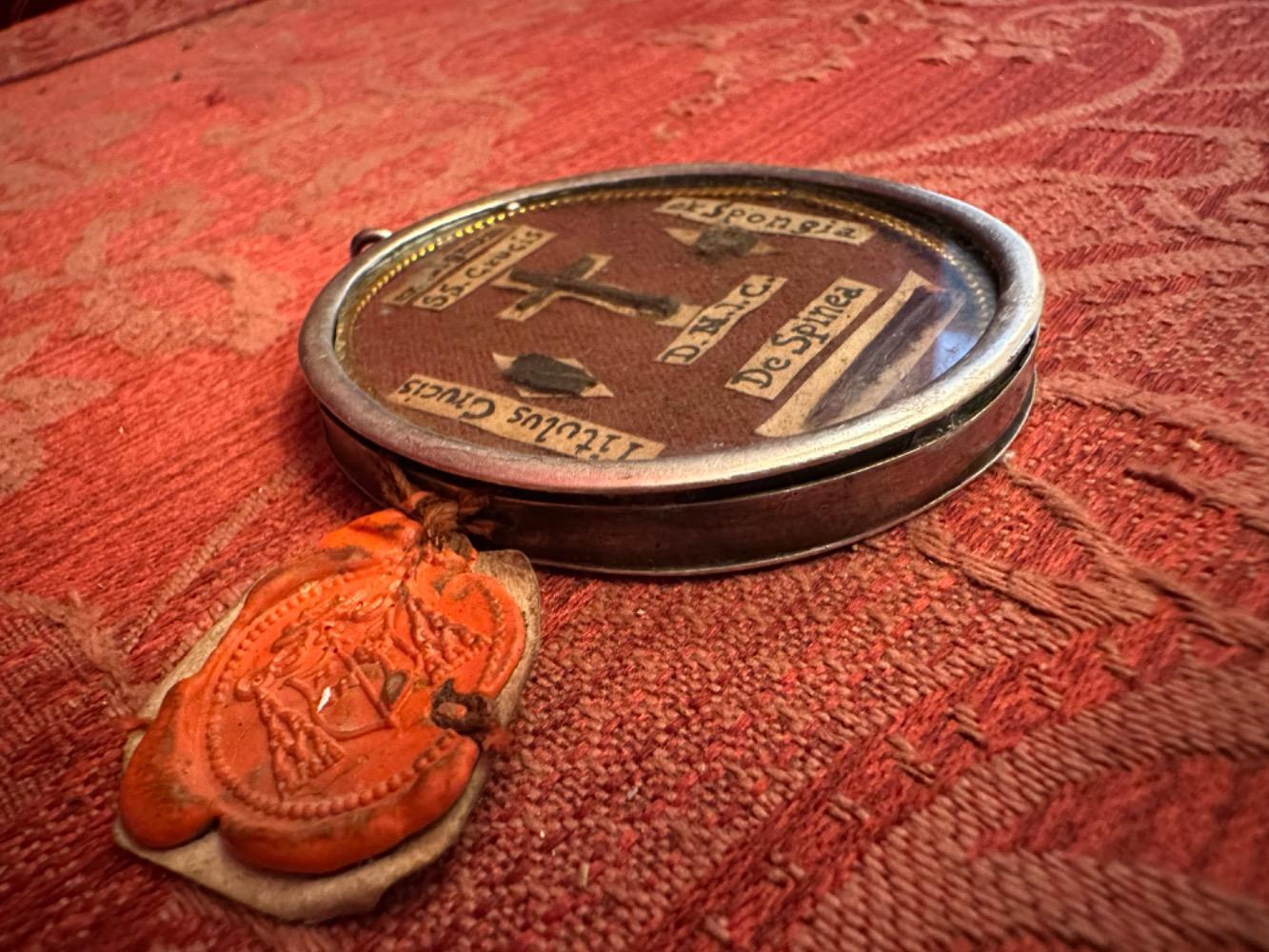 1  Double - Sided Multi Reliquary