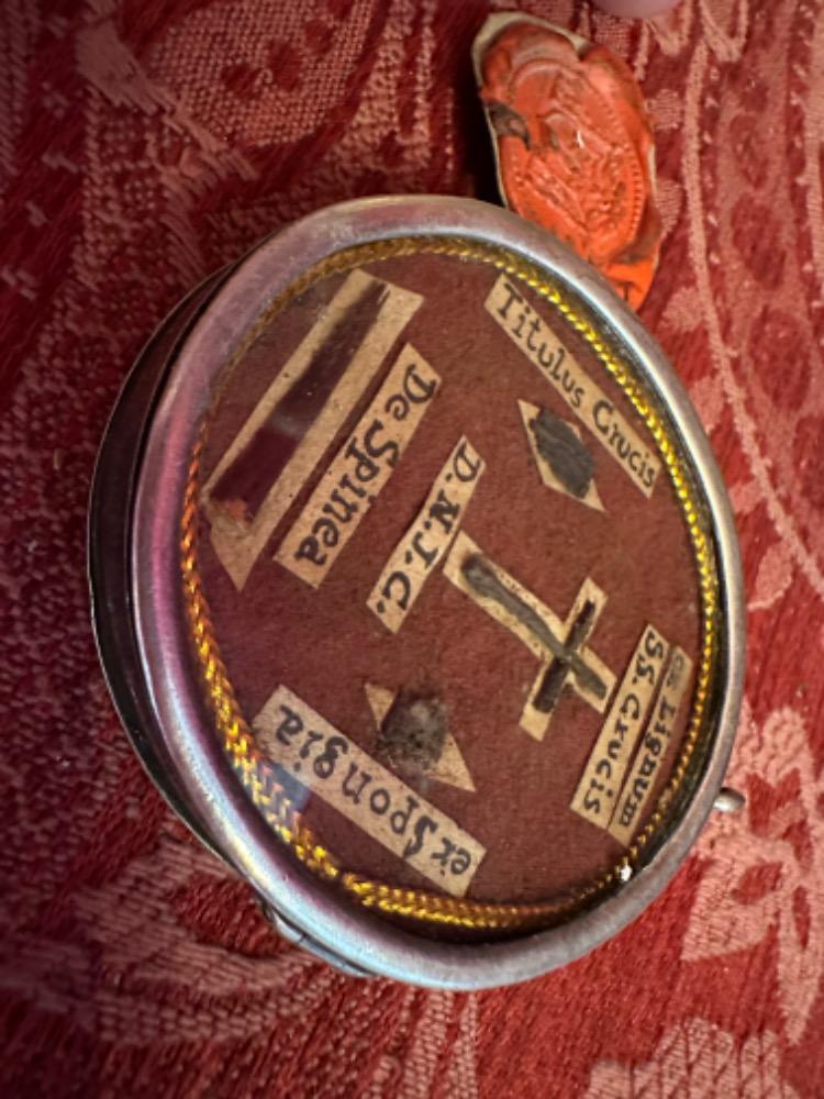 1  Double - Sided Multi Reliquary