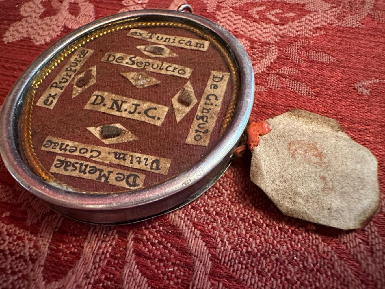 1  Double - Sided Multi Reliquary