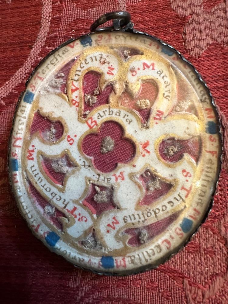 1  Double - Sided Multi Reliquary