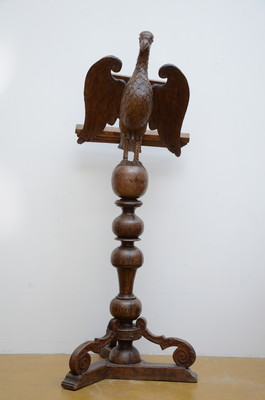 Eagle Lectern  en Oak wood, Belgium  19 th century