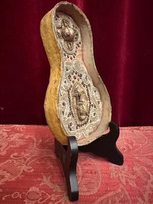 Early Reliquary Fully Hand - Made Monastery - Work First Class Relics ( Ex Ossibus ) St. Felicis. ( S. Felix ).  en Glass / Fabrics , Italy 18 th century ( Anno 1725)