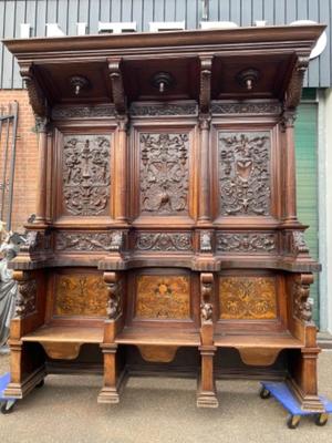 Exceptional Choir Stalls Higher Price Range en Walnut Wood, France 18 th century