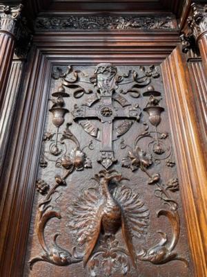 Exceptional Choir Stalls Higher Price Range en Walnut Wood, France 18 th century