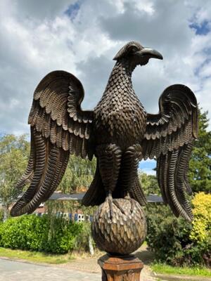 Exceptional Eagle Lectern  en Fully hand - Carved Wood, Belgium  19 th century