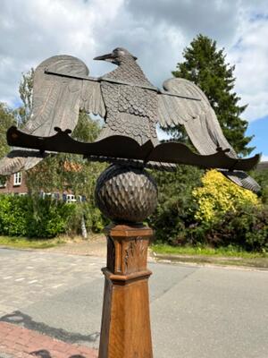 Exceptional Eagle Lectern  en Fully hand - Carved Wood, Belgium  19 th century