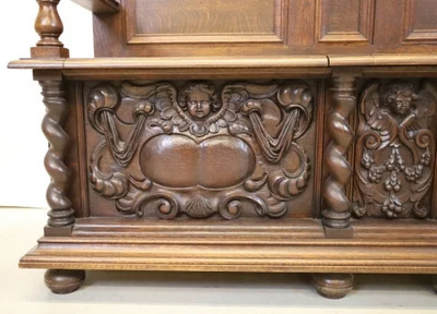 Exceptional Hall Furniture en Oak wood, Belgium  19 th century