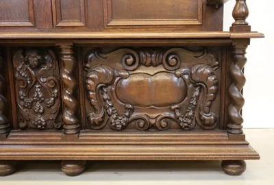 Exceptional Hall Furniture en Oak wood, Belgium  19 th century