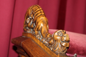 Exceptional Kneeler en wood oak / Red Velvet., Dutch 19th century