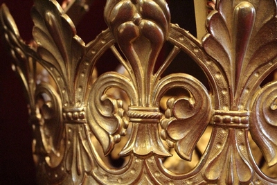 Exceptional Large Crown en Brass polished and varnished / Stones, Belgium