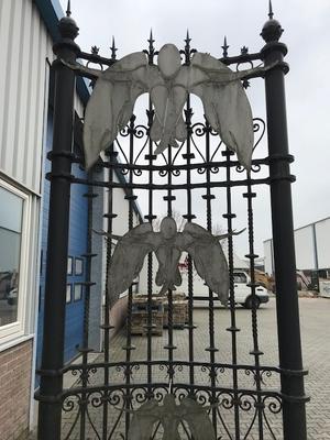 Exceptional Large Hand Forged Iron Monumental Piece Of Artwork With Angels  en Iron, 19th century