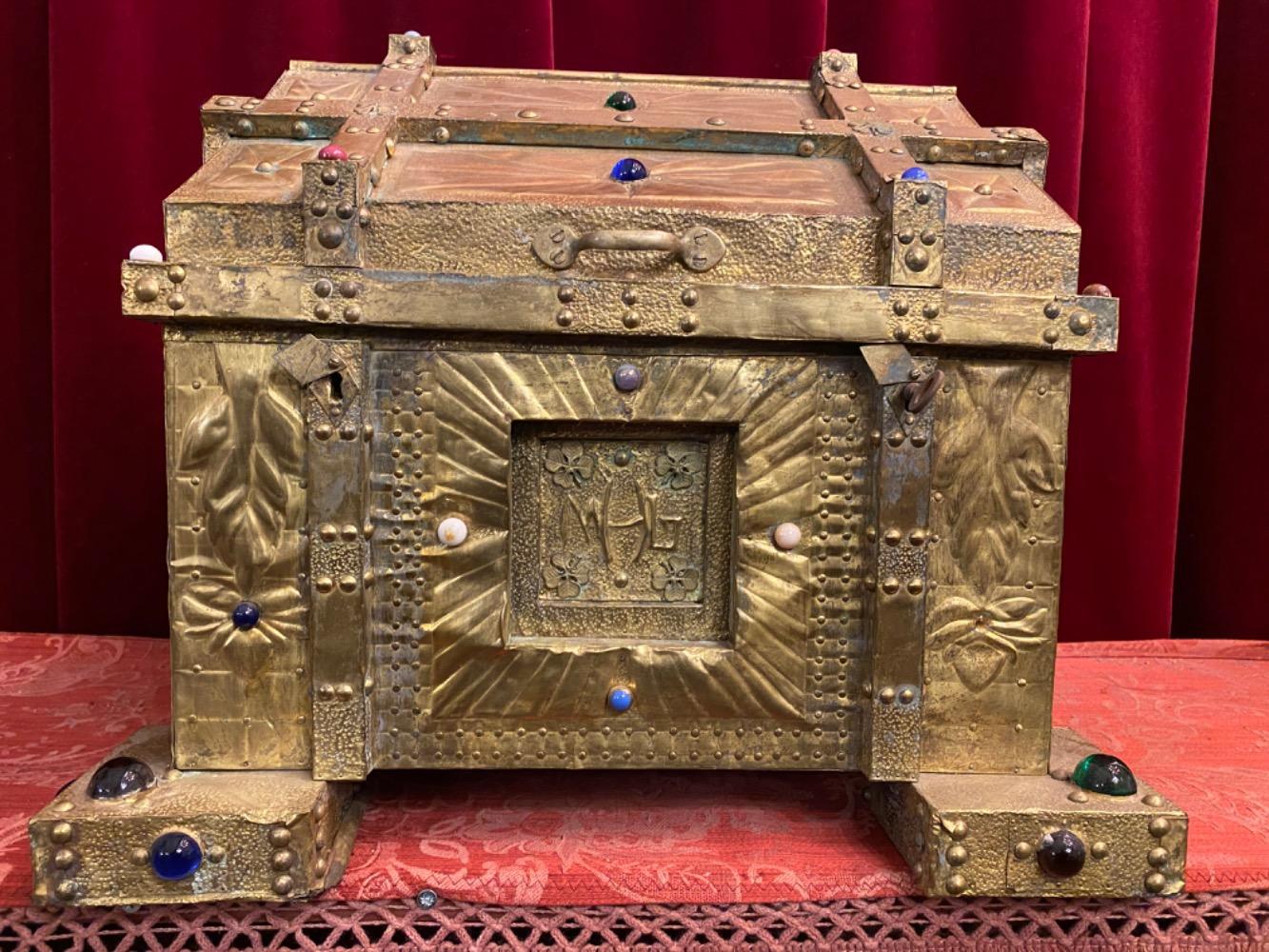 1  Extreme Exceptional Rare Reliquary Trunk / Case