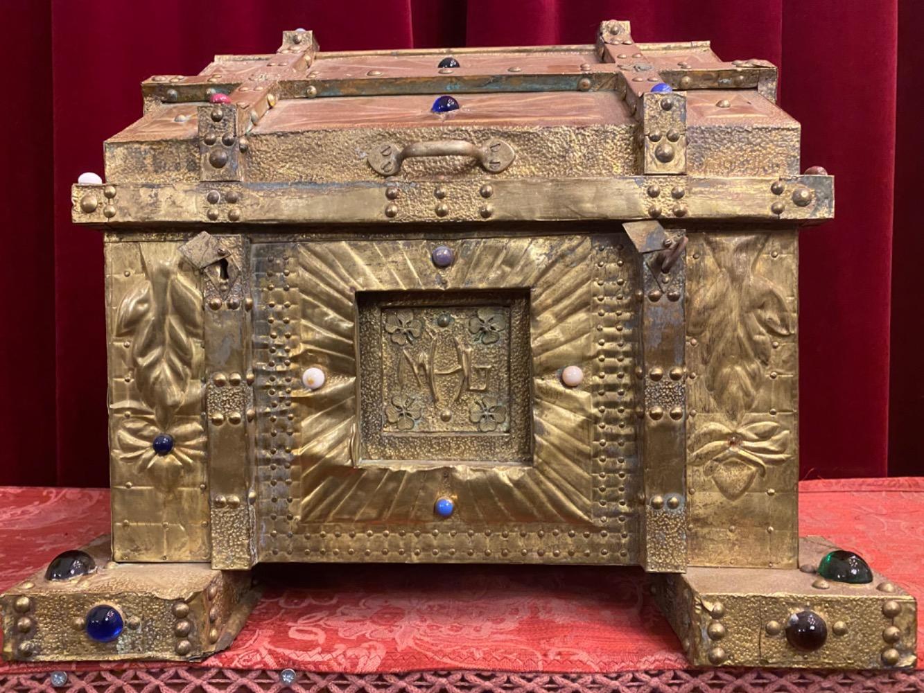 1  Extreme Exceptional Rare Reliquary Trunk / Case