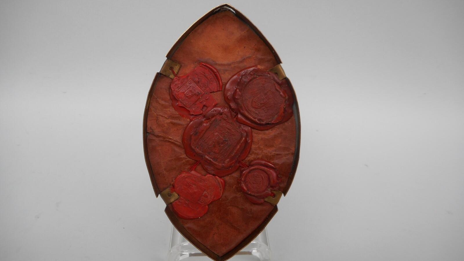 1  First Class Multi Reliquary Relics : S. Clementis, S. Severini, S. Innocentii, S. Incondemii, S. Valerii, S. Claudii, S. Quirini, S. Abudantii, S. Valentini.