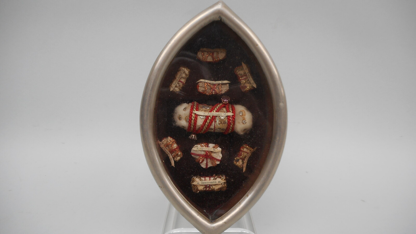 1  First Class Multi Reliquary Relics : S. Clementis, S. Severini, S. Innocentii, S. Incondemii, S. Valerii, S. Claudii, S. Quirini, S. Abudantii, S. Valentini.