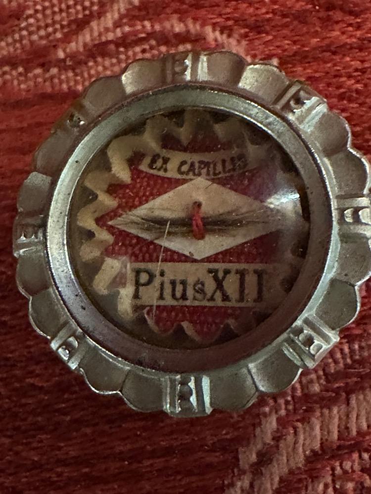 1  First Class Reliquary Ex Capillus Pius Xll