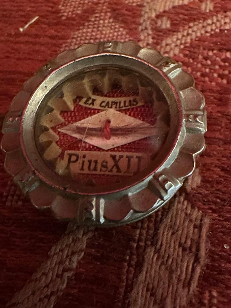 1  First Class Reliquary Ex Capillus Pius Xll