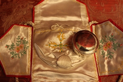 Full Silver Pixus In Hand-Embroidered Etui With Separate Bursa Belgium 19th century