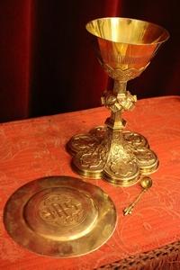 Chalice Complete With Paten Spoon And Original Case  style Gothic en full silver, Belgium 19th century ( 1890)