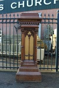 Pedestal style Gothic en WOOD OAK, Belgium 19th century