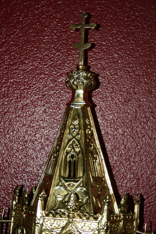 1 gothic Procession - Lantern