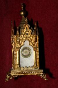 Relic House With 4 Original Relics Inside style Gothic en Brass / Bronze , France 19th century