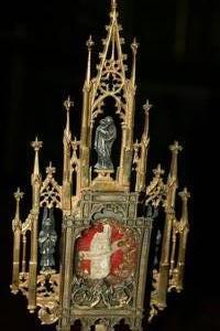 Reliquary style gothic en bronze, netherlands 19th century