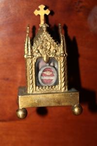 Reliquary With 2 Silver Thecas Of St. Helena, St. Cecilia.  style gothic en Brass / Bronze, France 19th century