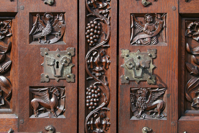 1 gothic Sacristy-Cuboard