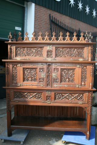 1 gothic Sacristy-Cuboard