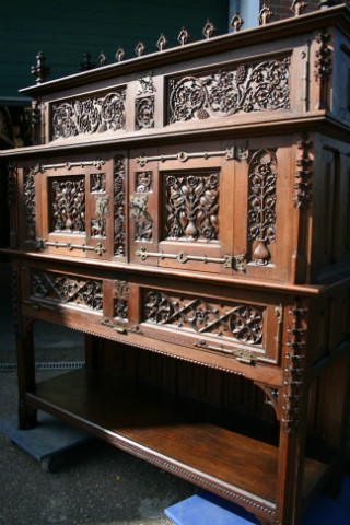 1 gothic Sacristy-Cuboard