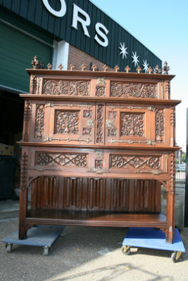 Sacristy-Cuboard style gothic en WOOD OAK, dutch 19th century