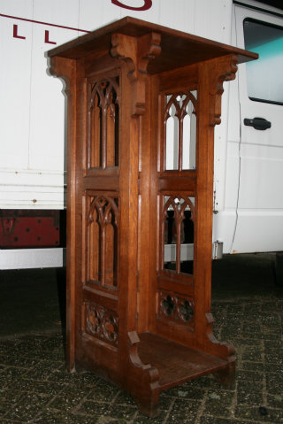 1 Gothic Statue Stand
