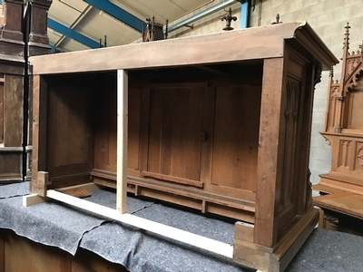 Altar style Gothic - style en Oak wood, Belgium 19th century