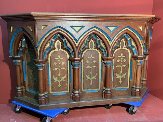 1 Gothic - style Altar