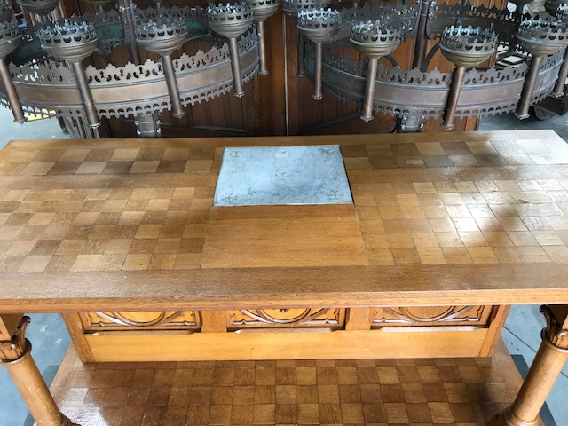 1 Gothic - style Altar