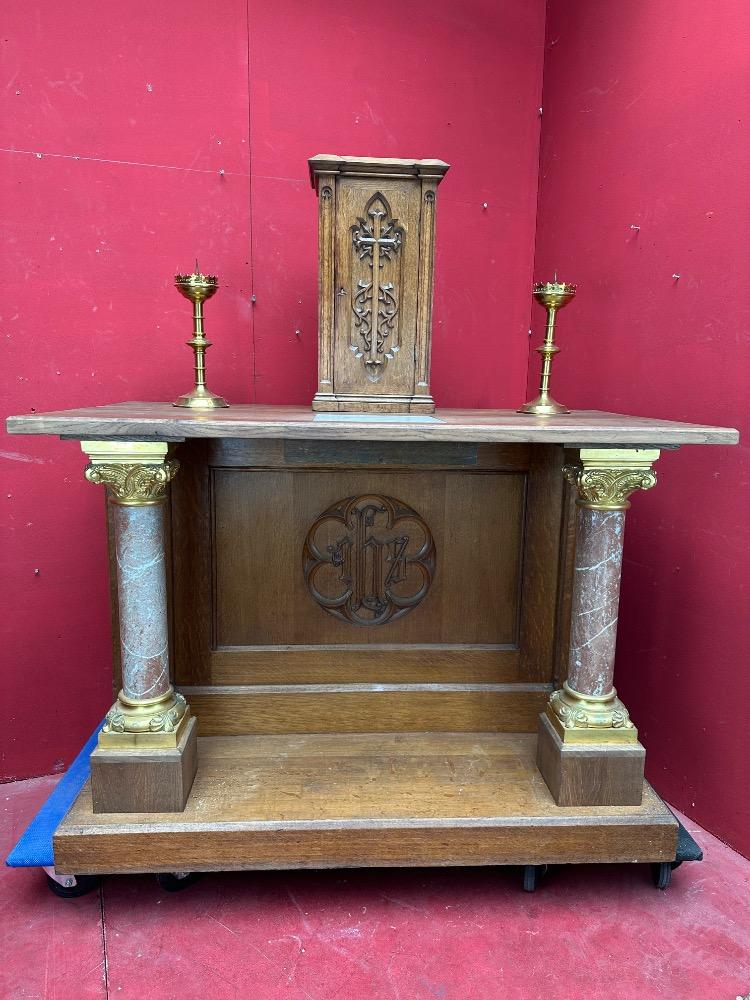 1 Gothic - style Altar