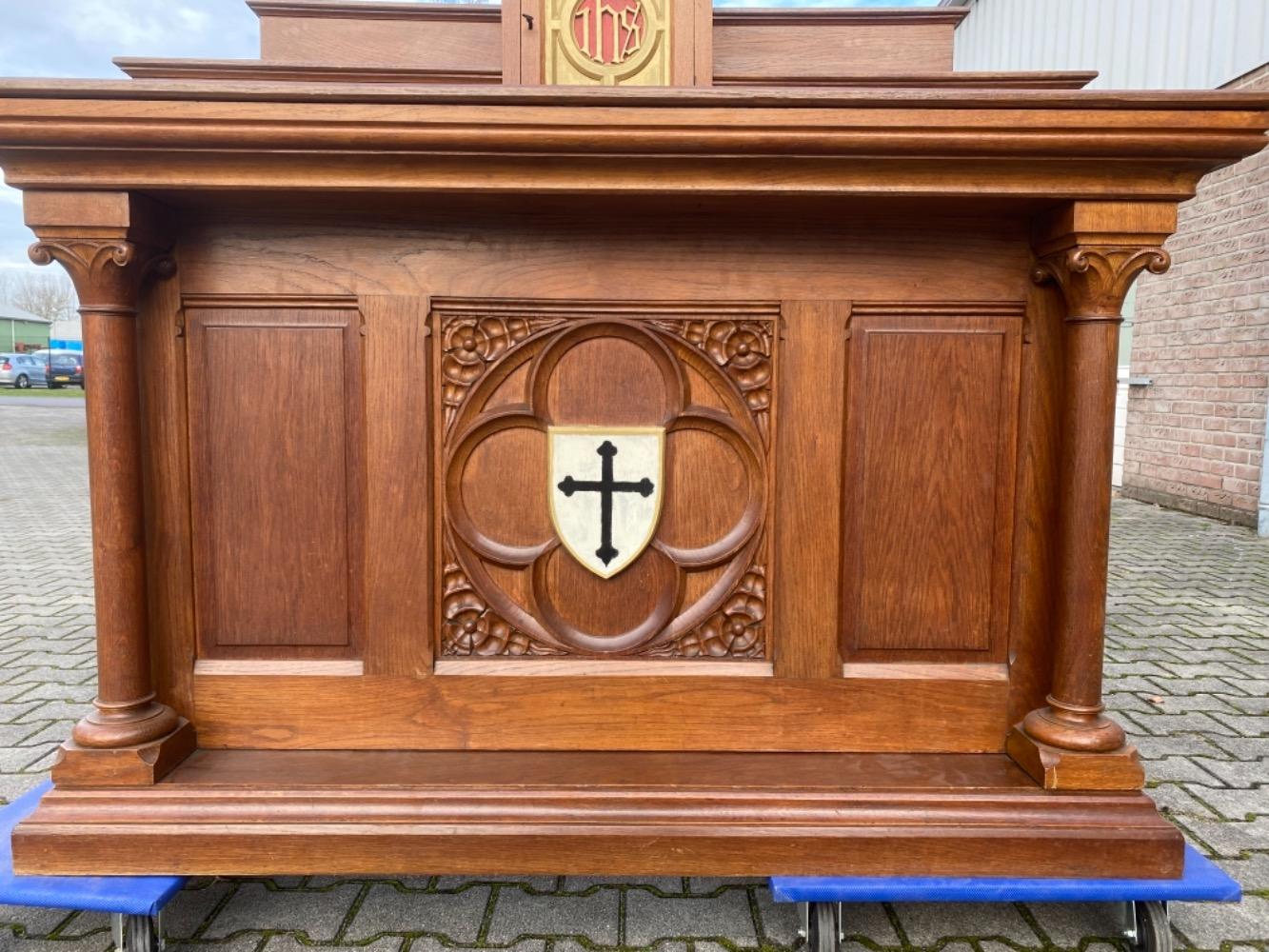 1 Gothic - Style Altar
