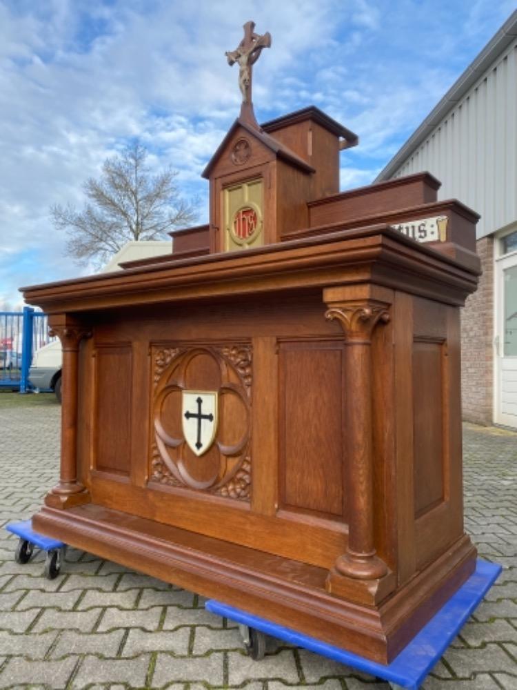 1 Gothic - Style Altar