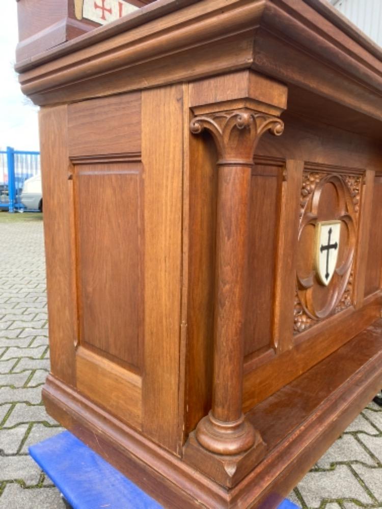 1 Gothic - Style Altar