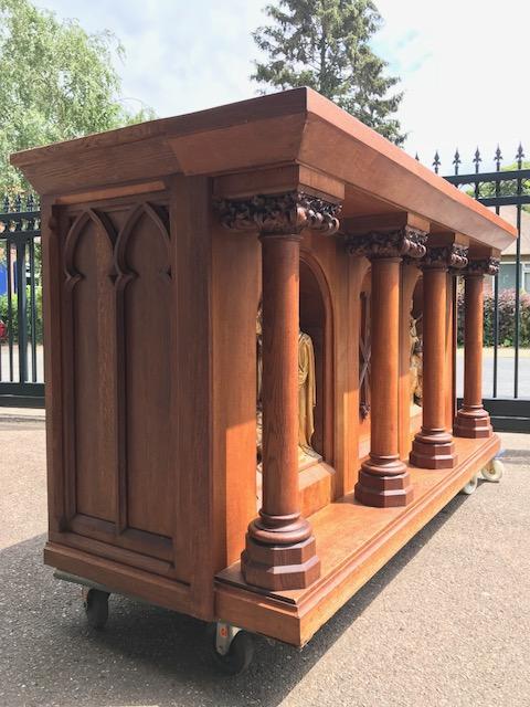 1 Gothic - style Altar