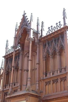 Altar  style Gothic - style en Oak wood, Belgium 19th century (1870)