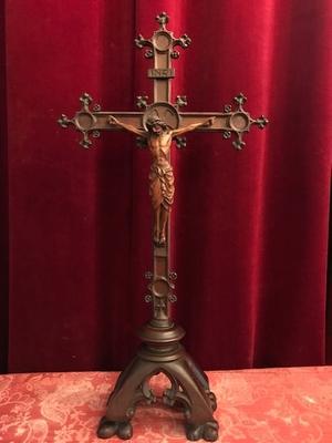 Altar - Cross style Gothic - style en walnut hand-carved wood, Belgium 19th century ( anno 1875 )