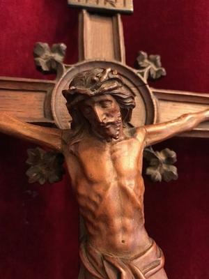 Altar - Cross style Gothic - style en walnut hand-carved wood, Belgium 19th century ( anno 1875 )