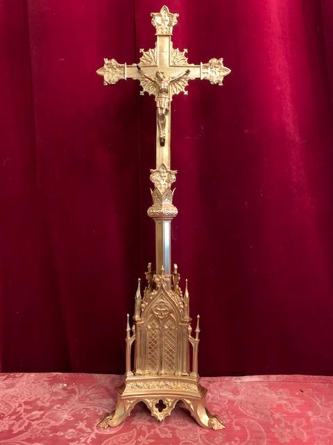 1 Gothic - style Altar - Cross