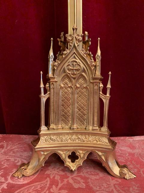 1 Gothic - style Altar - Cross