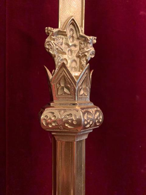 1 Gothic - style Altar - Cross