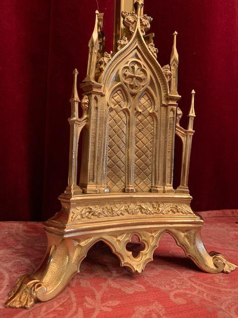 1 Gothic - style Altar - Cross