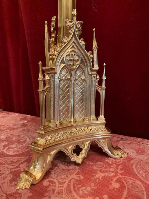 1 Gothic - style Altar - Cross